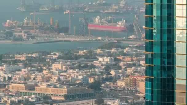 Dubai Şehir Merkezi'nden liman zaman atlamalı havadan görünümü — Stok video