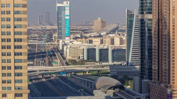 Şeyh Zayed Road hava timelapse geçiş ile Skyline internet şehir — Stok fotoğraf