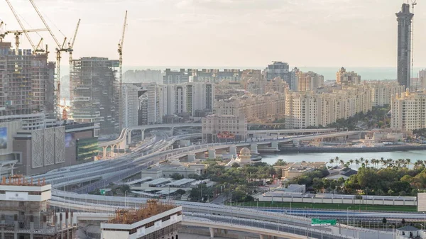 Пальма Джумейра Хайвэй. Воздушный таймлапс. Дубай, Объединенные Арабские Эмираты — стоковое фото