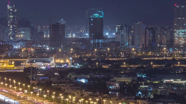 Légi felvétel a villák és a házak a golfpálya éjszakai TimeLapse — Stock Fotó