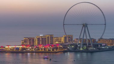 Dubai Bluewaters Adası gün batımından sonra gece timelapse gün havadan.