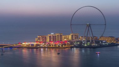 Dubai Bluewaters Adası gün batımından sonra gece timelapse gün havadan.