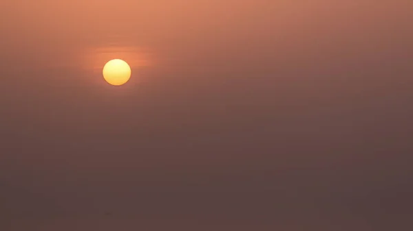 Gün batımı saatinde güneş yakın çekim — Stok fotoğraf