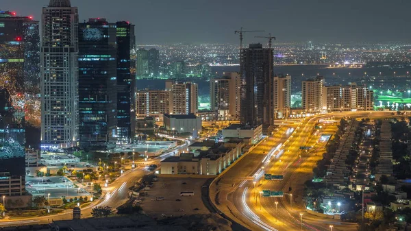 Jumeirah Lake Towers quartier résidentiel nuit aérienne timelapse près de Dubai Marina — Photo