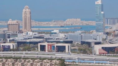 Dubai medya şehri gökdelenleri ve golf sahası, Dubai, Birleşik Arap Emirlikleri