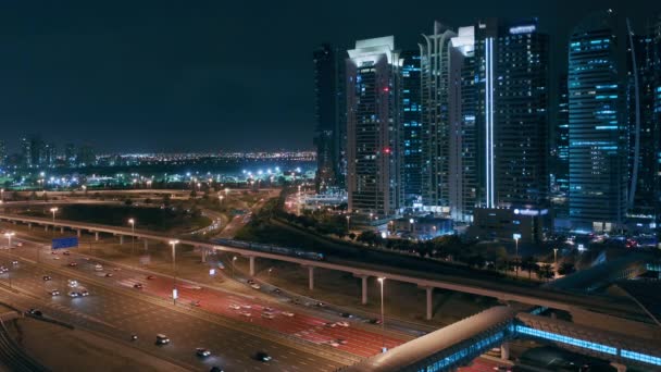 Vista aerea dall'alto sulla strada Sheikh Zayed vicino a Dubai Marina e JLT, Dubai . — Video Stock