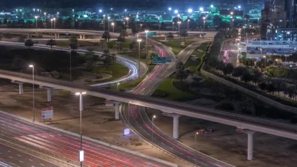 Dubai Marina ve Jlt Timelapse, Dubai yakınlarındaki Şeyh Zayed yoluna giden hava manzaralı.. — Stok video