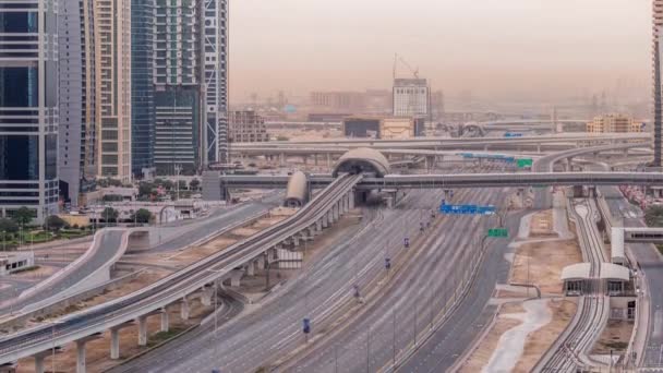 Widok z lotu ptaka na Sheikh Zayed Road w pobliżu Dubai Marina i Jlt timelapse, Dubaj. — Wideo stockowe