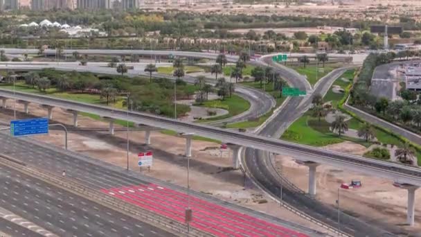 Flygfoto över Sheikh Zayed Road nära Dubai Marina och Jlt timelapse, Dubai. — Stockvideo