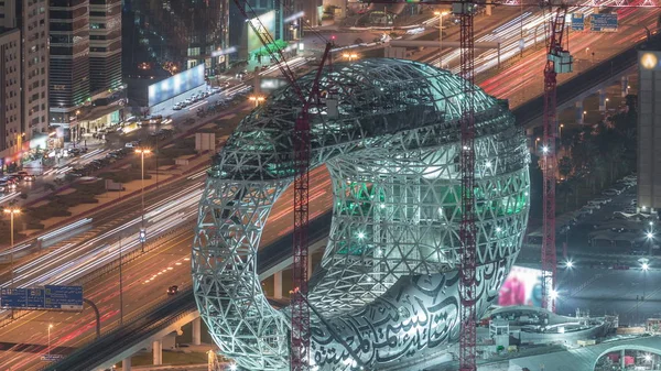 Staveniště muzea budoucí vzdušné noci, další icónní budova Dubaje. — Stock fotografie
