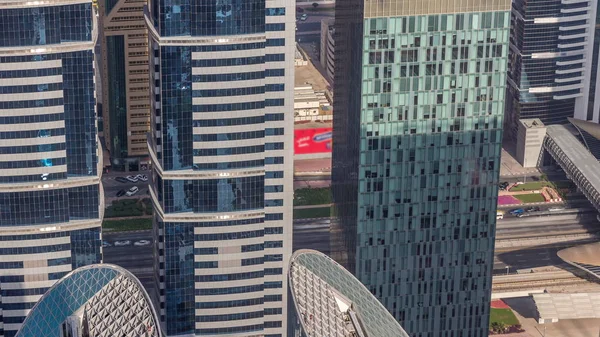 Вид на небо зданий Sheikh Zayed Road и DIFC в Дубае, ОАЭ . — стоковое фото