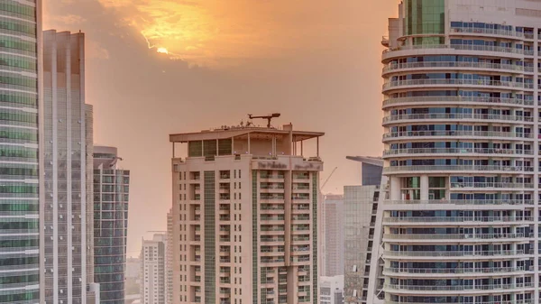 Edificios residenciales y de oficinas en Jumeirah lago torres distrito timelapse en Dubai —  Fotos de Stock