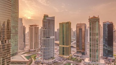 Dubai'de Jumeirah göl kuleleri ilçe timelapse konut ve ofis binaları