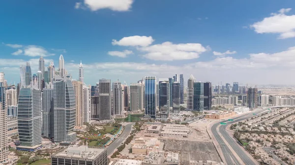 Appartamenti e uffici residenziali a Jumeirah lago torri quartiere timelapse a Dubai — Foto Stock