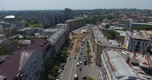 Przebudowa drogi z skrzyżowaniem szyn tramwajowych, plac budowy — Wideo stockowe