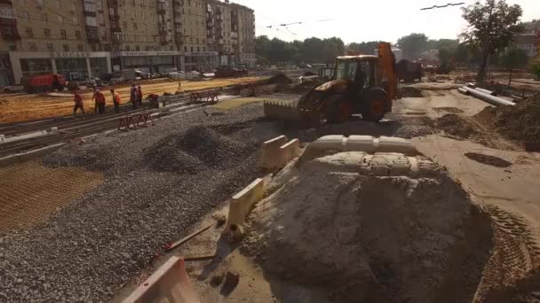 路面電車の交差点、建設現場と道路再建 — ストック動画