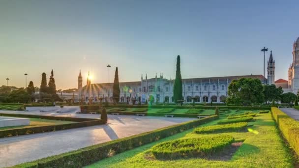 Mosteiro dos Jerónimos timelapse, localizado no distrito de Belém, em Lisboa, Portugal . — Vídeo de Stock