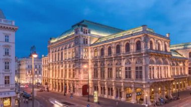 Avusturya, Viyana 'daki Wiener Staatsoper hava gününden geceye güzel bir manzara