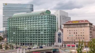 Schwedenplatz, Viyana 'nın orta kesiminde, Tuna Kanalı' nda bulunan bir meydan.