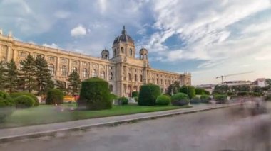 Avusturya, Viyana 'da ünlü Naturhistorisches Müzesi' nin park ve heykel zaman aşımına uğramış güzel manzarası