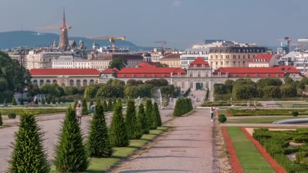 Palacio Belvedere con hermoso jardín floral timelapse, Viena Austria — Vídeos de Stock