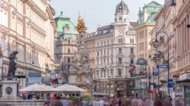 Graben St. Timelapse 'de insanlar yürüyor. Viyana' nın ana caddesi, Avusturya..