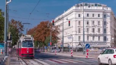 Viyana şehir merkezindeki Universitatsring Caddesi 'nde trafik sıkışık..