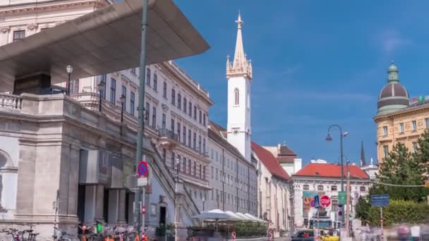 Albertina quadratische Luftaufnahme mit historischen Gebäuden in der Wiener Innenstadt, Österreich — Stockvideo