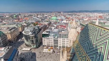 St. Stephens Katedrali 'nin güney kulesinden Viyana' nın panoramik hava manzarası.