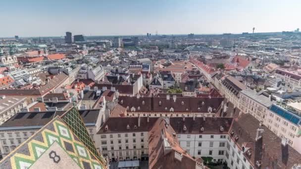 Panorama-Luftaufnahme von Wien, Österreich, vom Südturm der St.-Stephans-Kathedrale Zeitraffer — Stockvideo