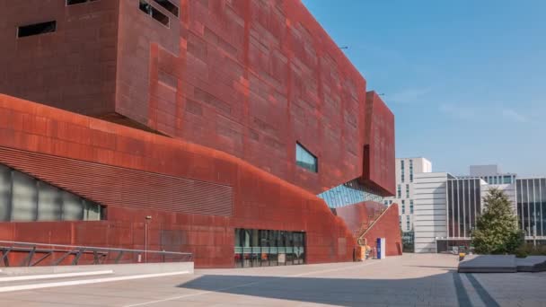 Moderna byggnader med bibliotek och lärcentrum i Wien University of Economics and Business timelapse — Stockvideo