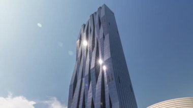 Donaustadt Tuna Şehri zaman atlaması, Avusturya, Viyana 'da gökdelenleri ve iş merkezleri olan modern bir bölge..