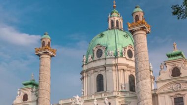 Avusturya, Viyana 'da Karlsplatz Meydanı' nda Karlskirche.