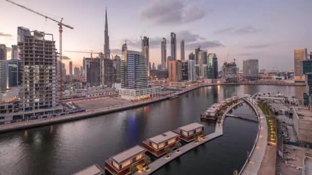 Dubai skyline al atardecer timelapse aéreo — Vídeo de stock
