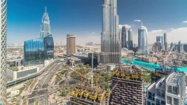 Panorámás kilátás Dubai belvárosára bevásárlóközponttal, szökőkutakkal és felhőkarcolókkal antik időzóna — Stock videók