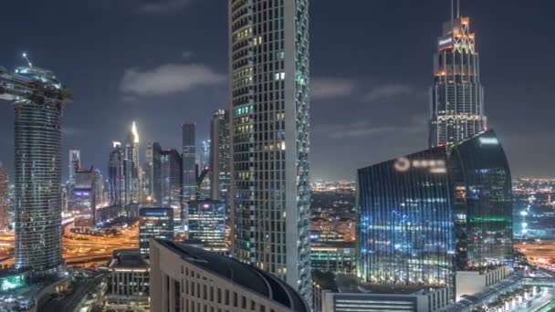 Vue aérienne de nuit de nouveaux gratte-ciel et de grands bâtiments Timelapse — Video