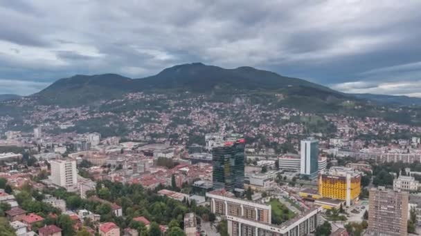 Widok z lotu ptaka południowej części Sarajewa dzień do nocy timelapse. — Wideo stockowe