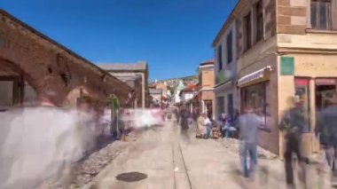 Bascarsija caddesinde yürümek, bir doğu pazarı ve Saraybosna 'nın eski bir Osmanlı tarihi merkezi, Bosna-Hersek' in zaman atlaması