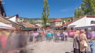 Bosna-Hersek 'in eski Saraybosna kentinde bulunan Sebilj çeşmesinin zamanlaması aşırı hızlandı.