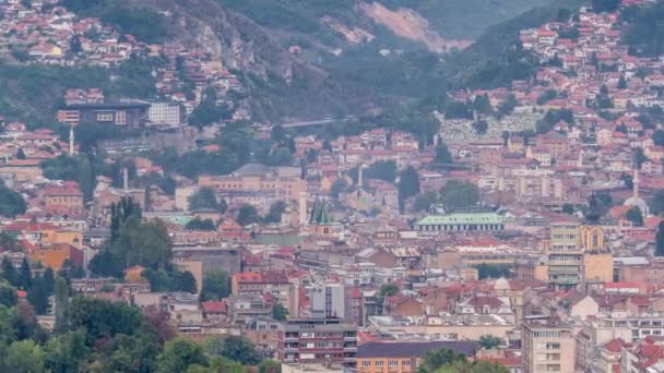 Luchtfoto van het historische deel van Sarajevo stad timelapse. — Stockvideo