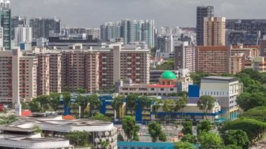 Singapur silueti Victoria caddesi ve alışveriş merkezinin hava zaman çizelgesi.