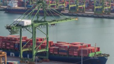 Singapur hava limanının ticari zaman dilimi.