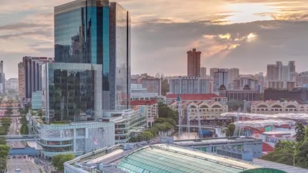 Západ slunce nad historickou budovou policejní stanice Old Hill Street v Singapuru. — Stock video