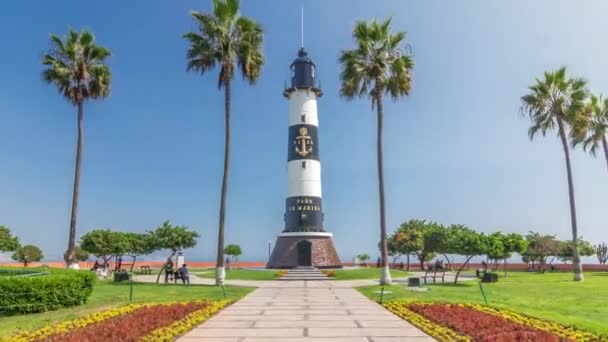 Faro monumento en el Parque del Amor de Miraflores timelapse hiperlapso. Lima, Perú — Vídeos de Stock