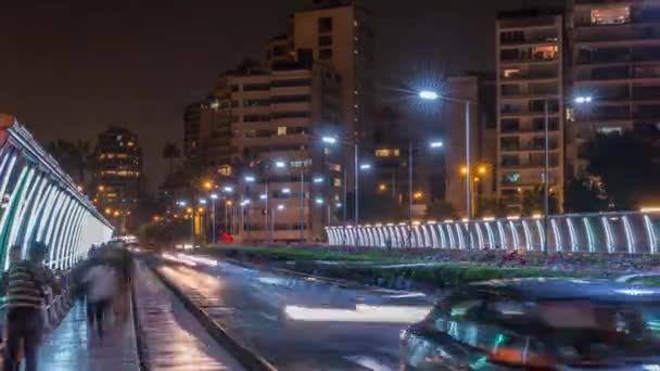 Villena Bridge liikenteellä ja osittainen näkymä kaupunkiin Taustalla yö timelapse, Lima, Peru . — kuvapankkivideo
