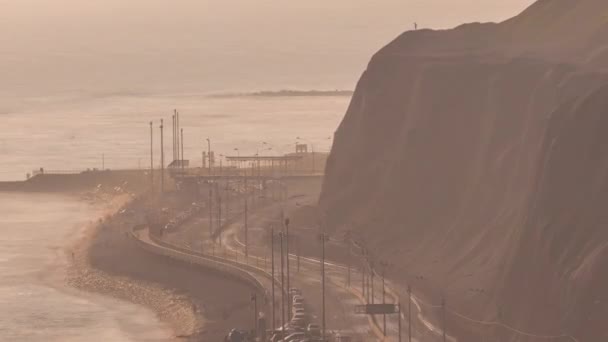 Vista aerea di Limas Coastline nel quartiere di Miraflores timelapse durante il tramonto, Lima, Perù — Video Stock