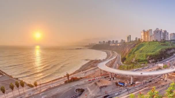 Aerial sunset view of Limas Coastline in the neighborhood of Miraflores timelapse, Lima, Peru — Stock Video