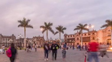 Palacio de Gobierno ya da Pizarro Sarayı olarak da bilinir..
