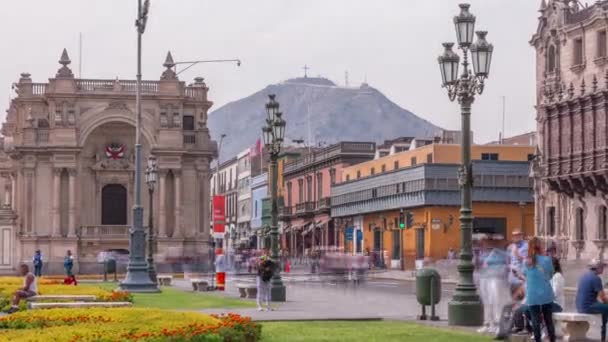 The Plaza de Armas with green lawn and flowers timelapse, also known as the Plaza Mayor — Stock Video