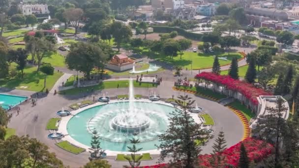 Pemandangan udara untuk Taman Cadangan dengan sirkuit air ajaib air mancur terbesar kompleks timelapse — Stok Video